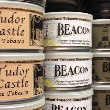 tabacco da pipa in scatola Tudor Castle e Beacon